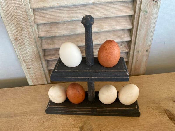 Houten vergrijsd eierenhouder