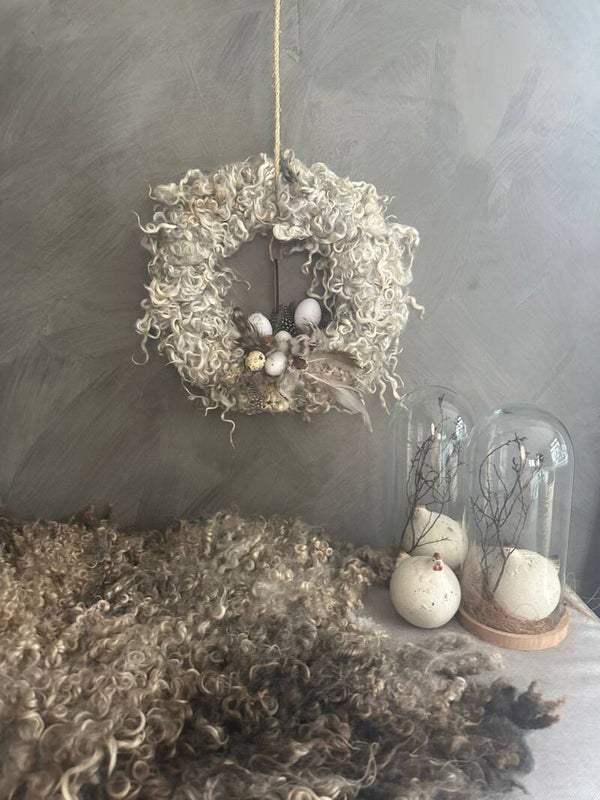 Schapenwollen lente krans
