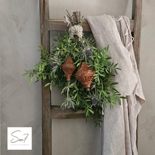 Roestige hanger/bel