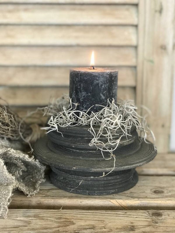 Grijze houten kandelaars