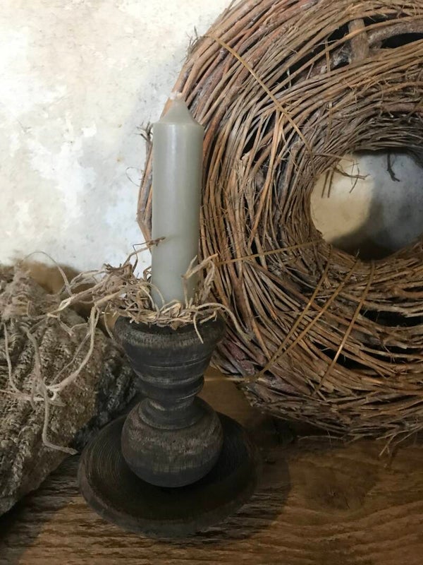 Houten vergrijsde kandelaar nr 5