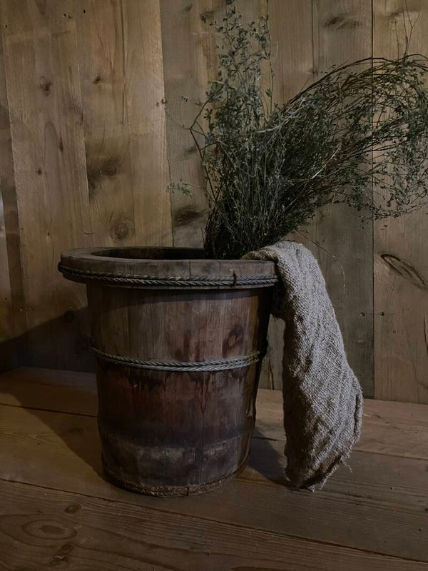 Oude houten emmer nr 2