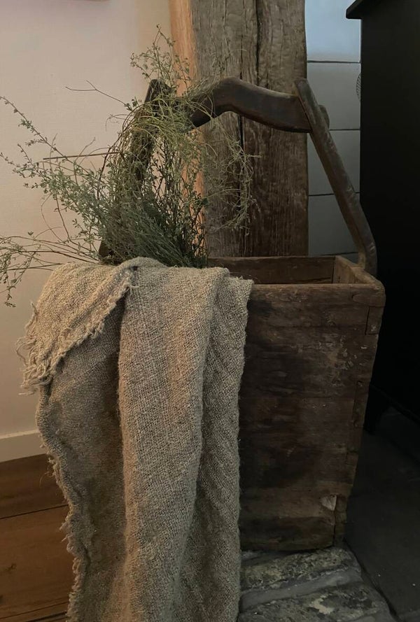 Oude houten vierkante plukemmer