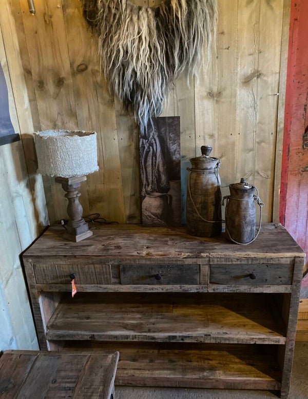 Wandmeubel met drie laatjes