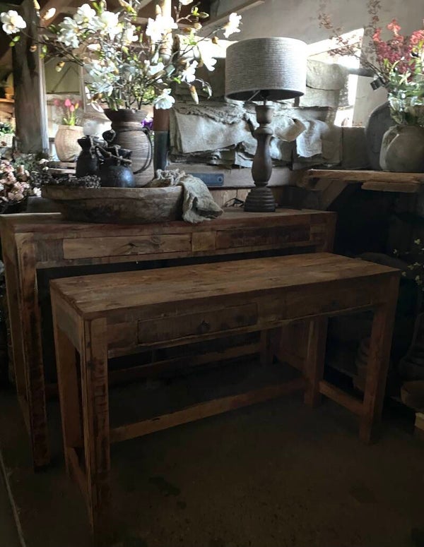 Side table met twee laatjes