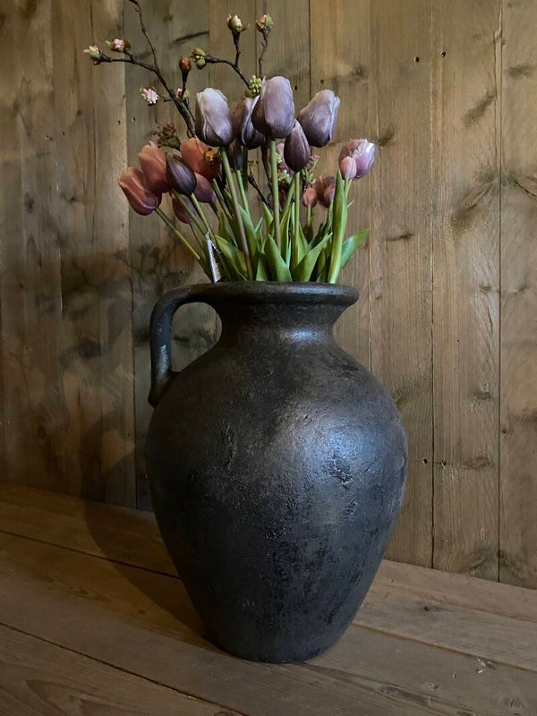 Grijze  hoge kruik met oor