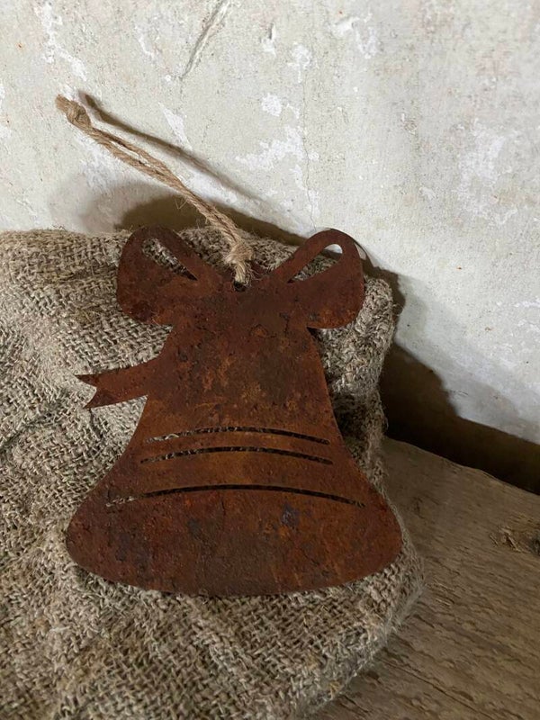 Roestige hanger grote klok