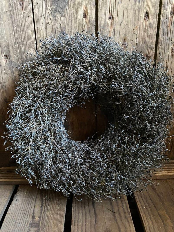 Gypsum wreath grey