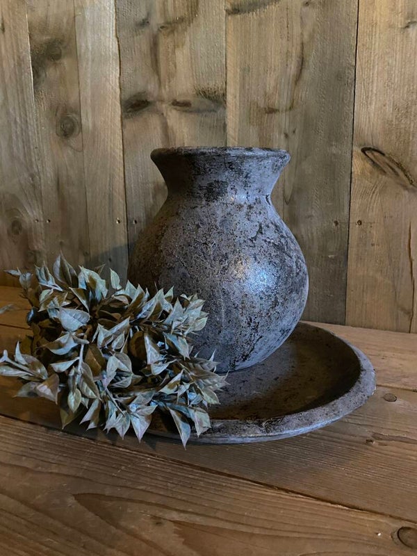 Gemêleerde grijze vaas met schaal