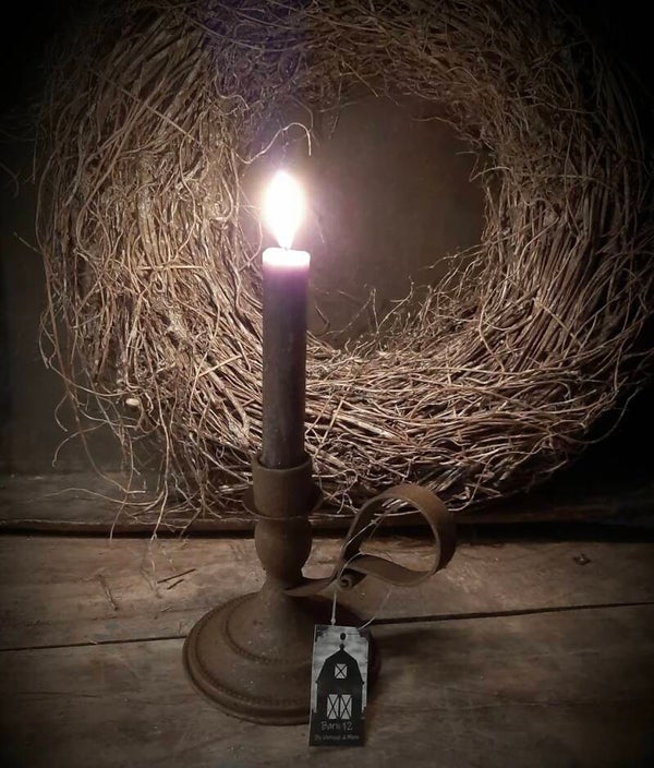 Roest bruinkleurige blaker met oor