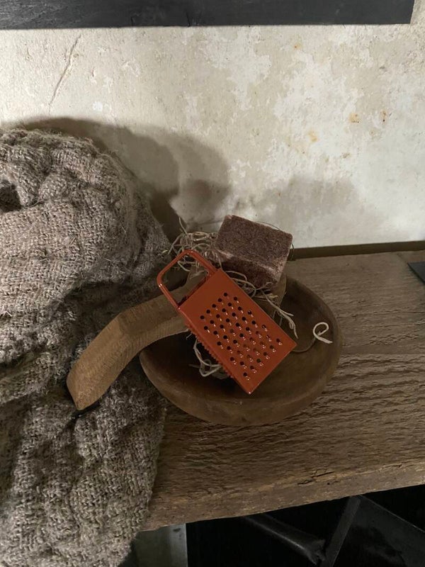 Rasp met hartjes bruinroest kleur