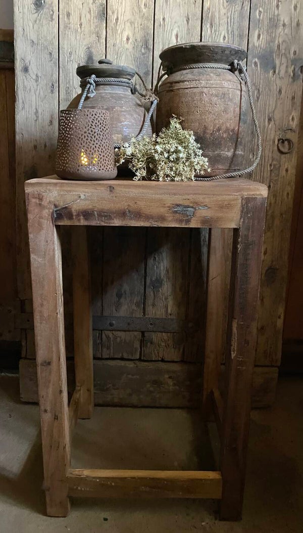 Oud houten Kruk nr 2