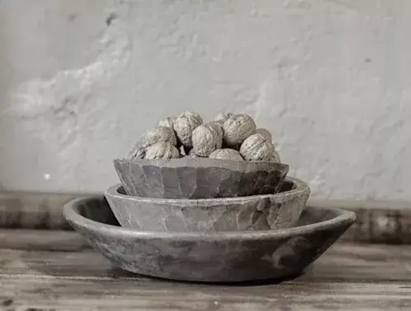 Spatscherm houten schaal met walnoten