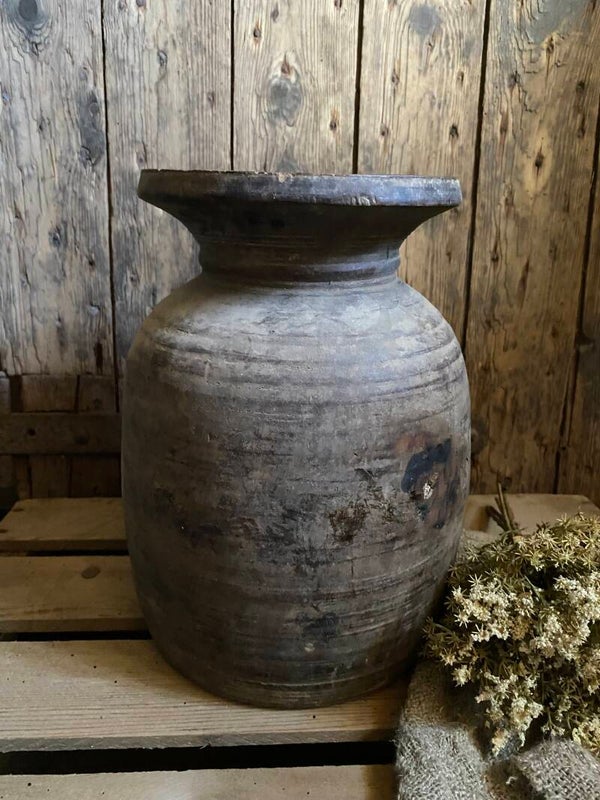 Nepalese pot nr 19