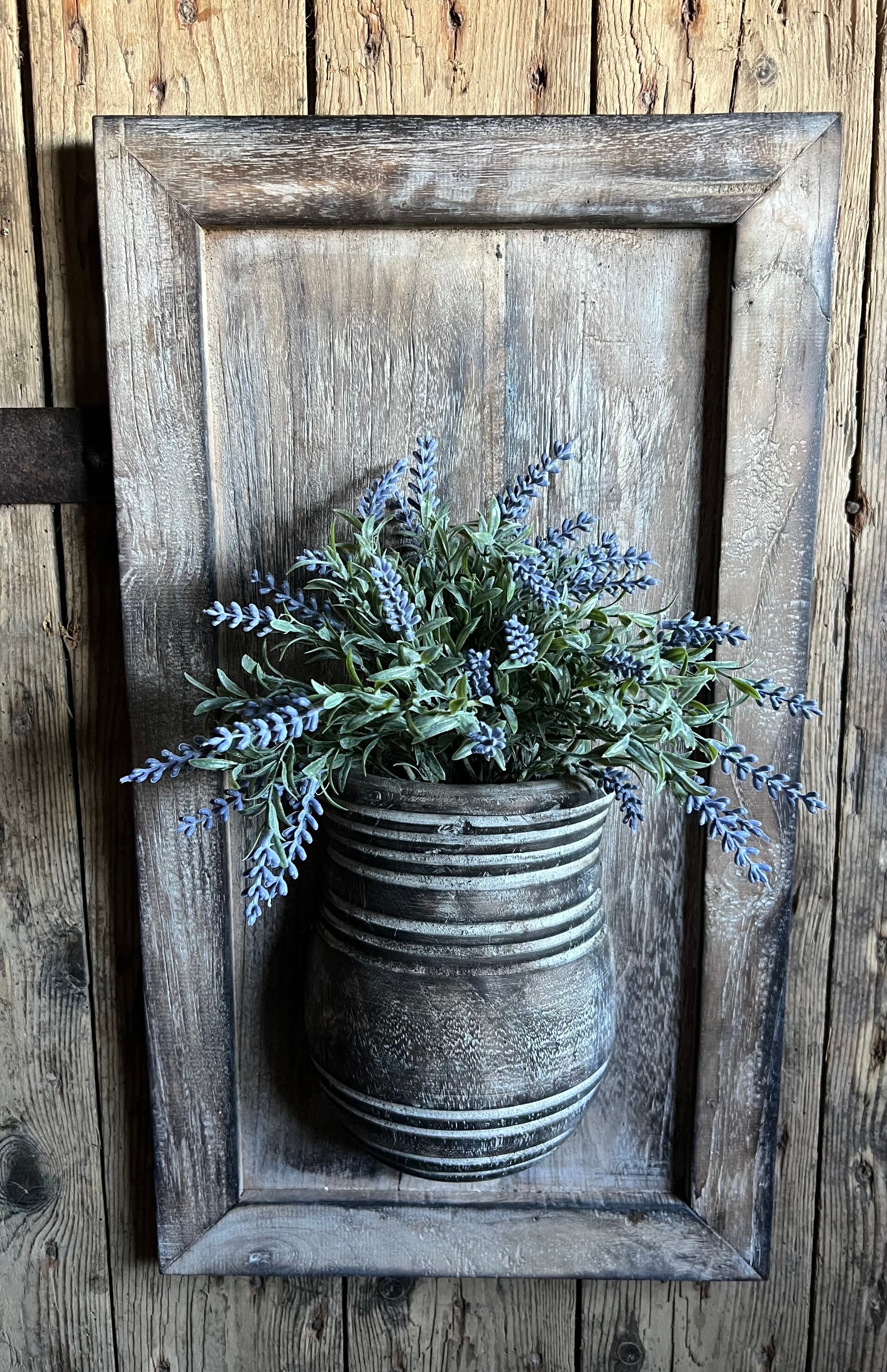 Houten lijst met halve pot