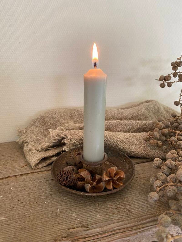 Ronde roestige kandelaar