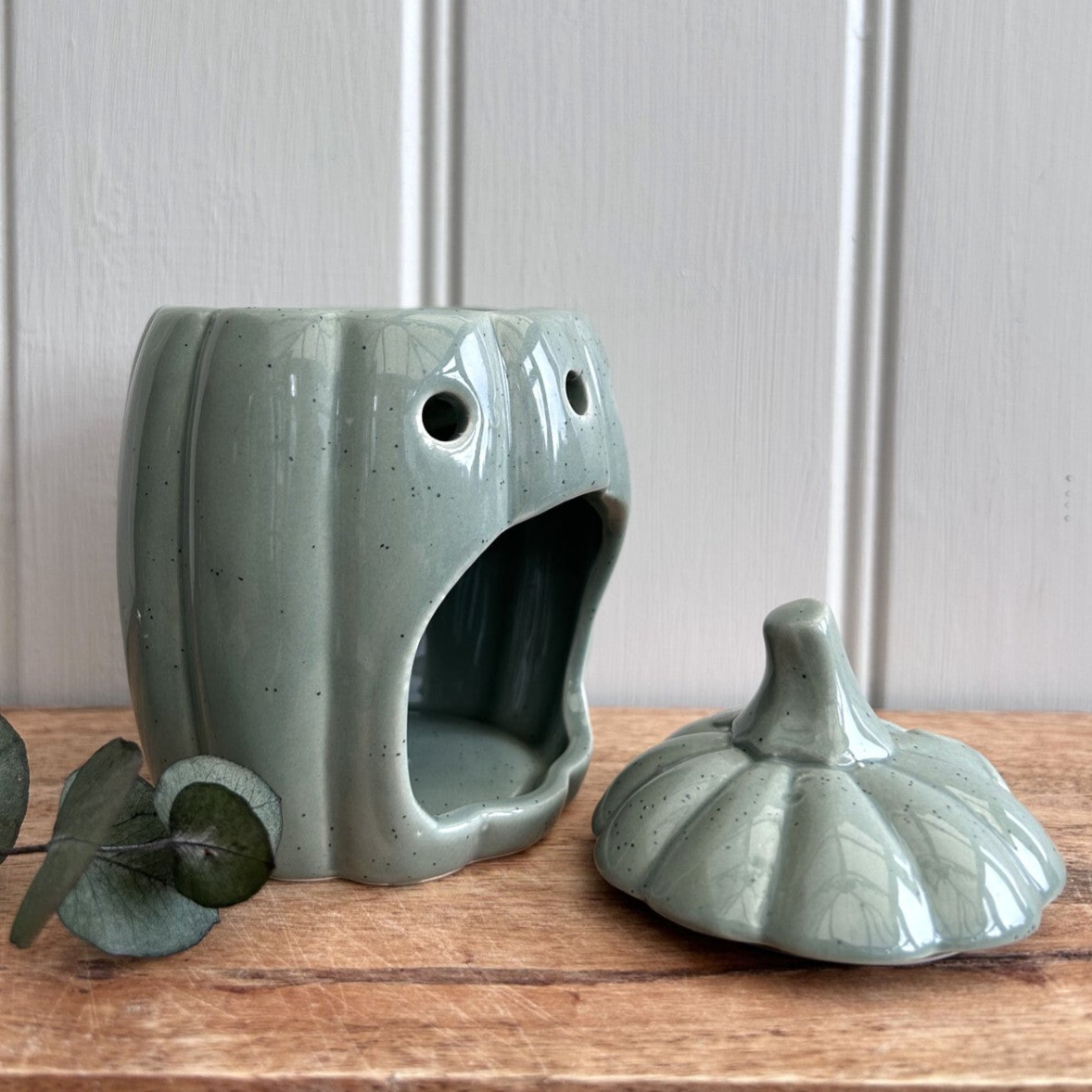 Pumpkin burner with lid - Sage green