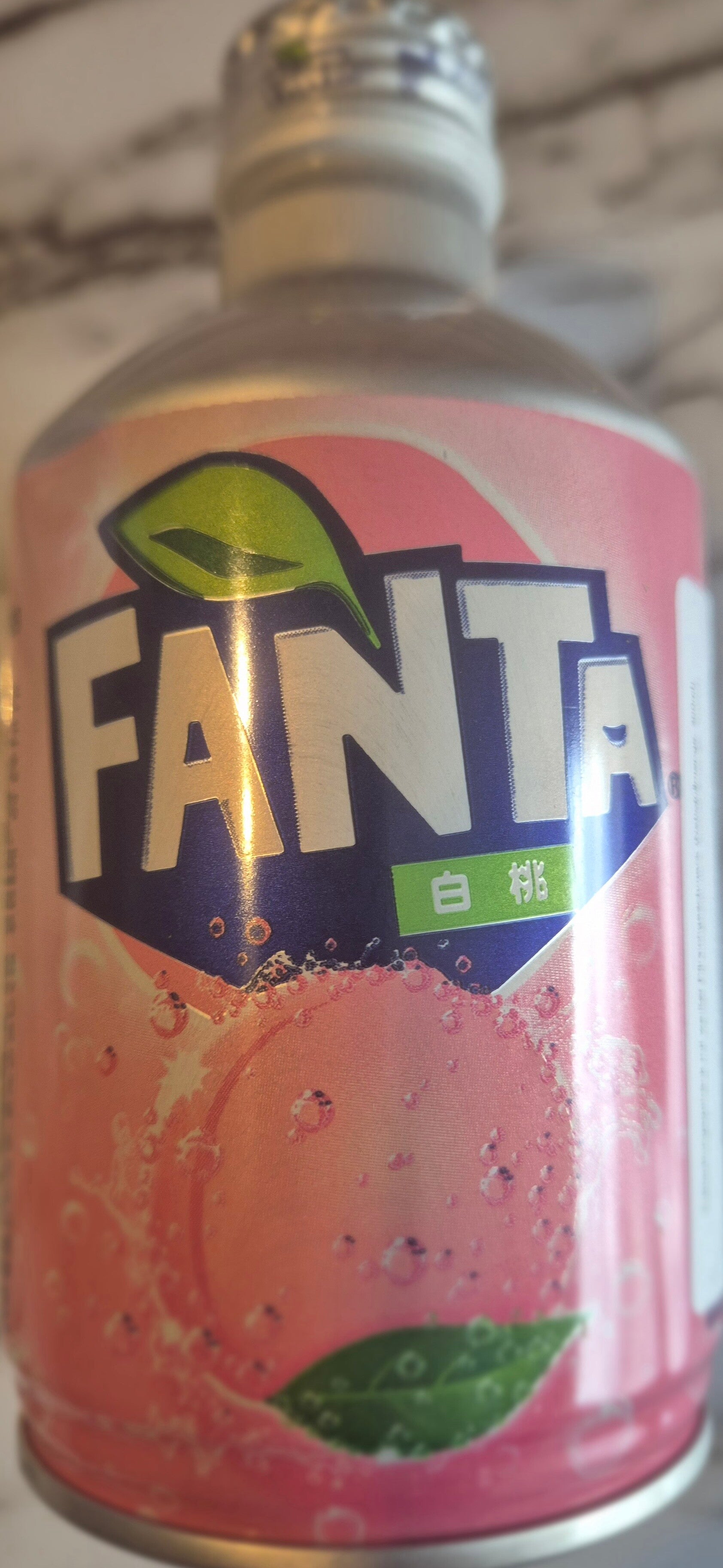 Fanta White Peach (Original Japan) 300 ml inklusive 0,25€ Pfand
