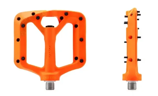 Kona Wah Wah 2 Plastic Pedal with anodized orange spindle cap