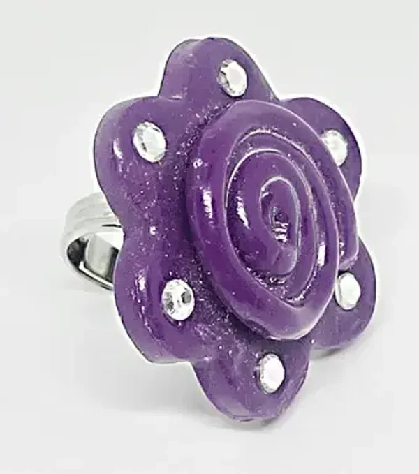 Bague créateur pop Fleur  en résine - Violet -  pour Femme Taille unique  - Pièce unique - Strass Swarovski - Florence Sélaudoux - SOPHIA