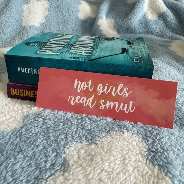 Bookmark Hot girls read smut
