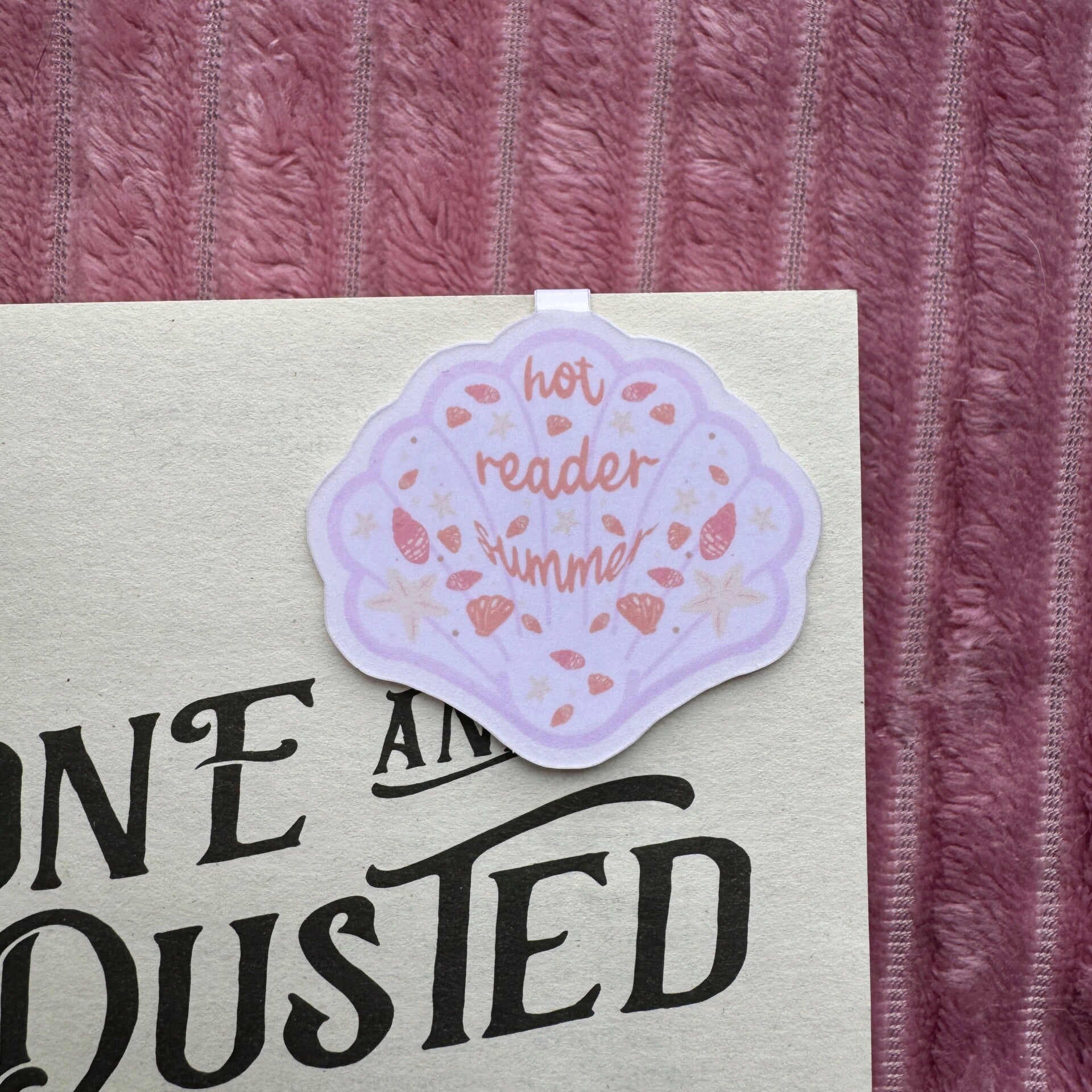 Magnetic bookmark: Hot Reader Summer