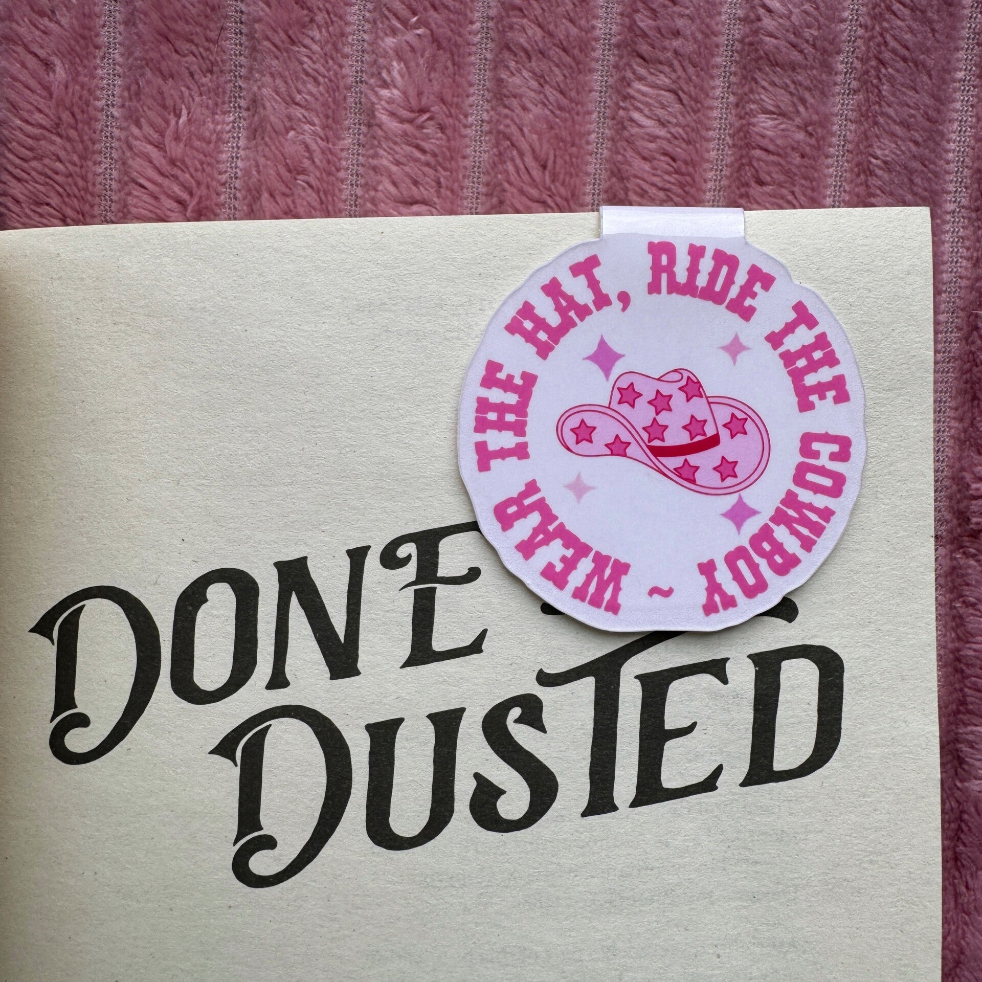 Magnetic bookmark: Wear the Hat