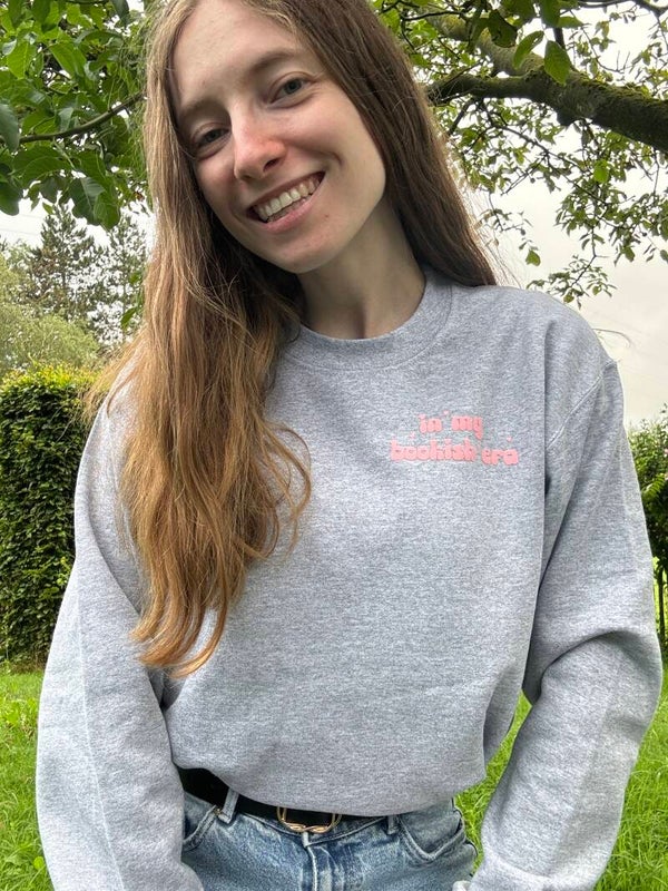 SWEATER || In my bookish era