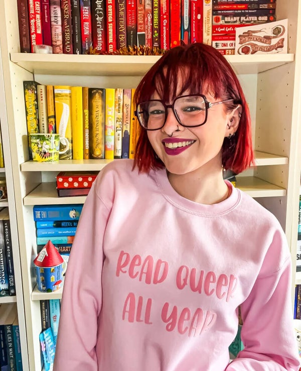 SWEATER - HOODIE || Read Queer All Year