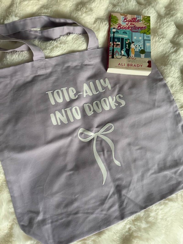 XL Tote bag - Tote-ally into Books