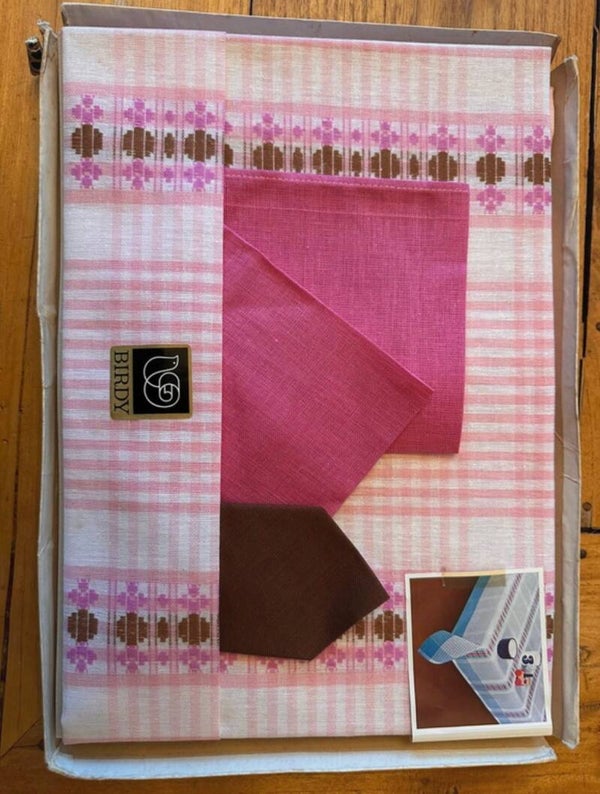 Vintage Birdy tafellinnen set (tafelkleed + 4 servetten)