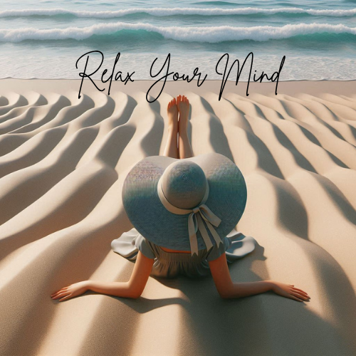 Relax your Mind and Body in einer Relax-Pause.Eine Frau liegt am Strand und ist Entspannt und relaxt.
