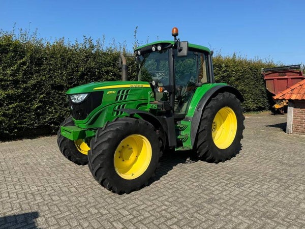 John Deere 6115M
