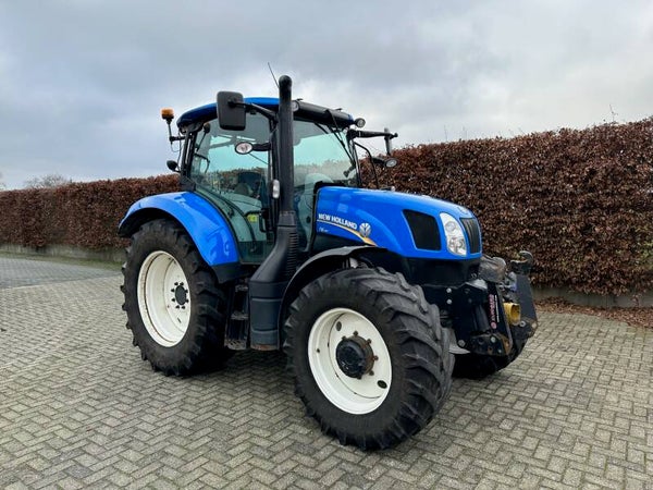New Holland T6140