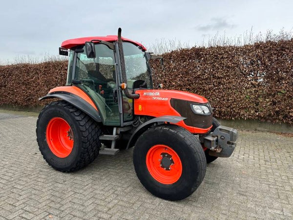 Kubota M7040