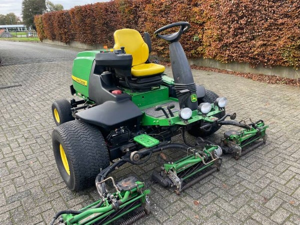 John Deere 7500 E Cut Hybrid