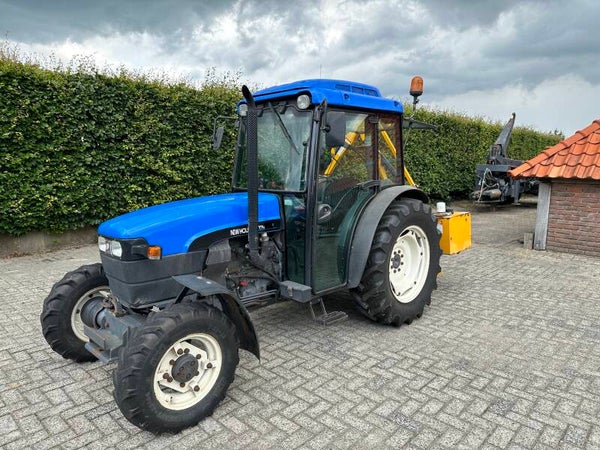 New Holland TN65F
