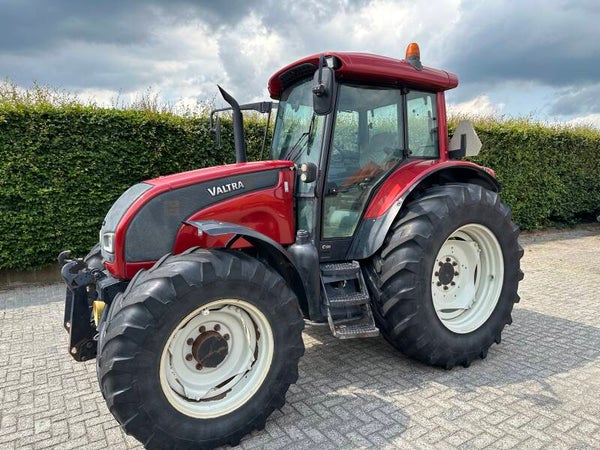 Valtra C120 met Fronthef/pto