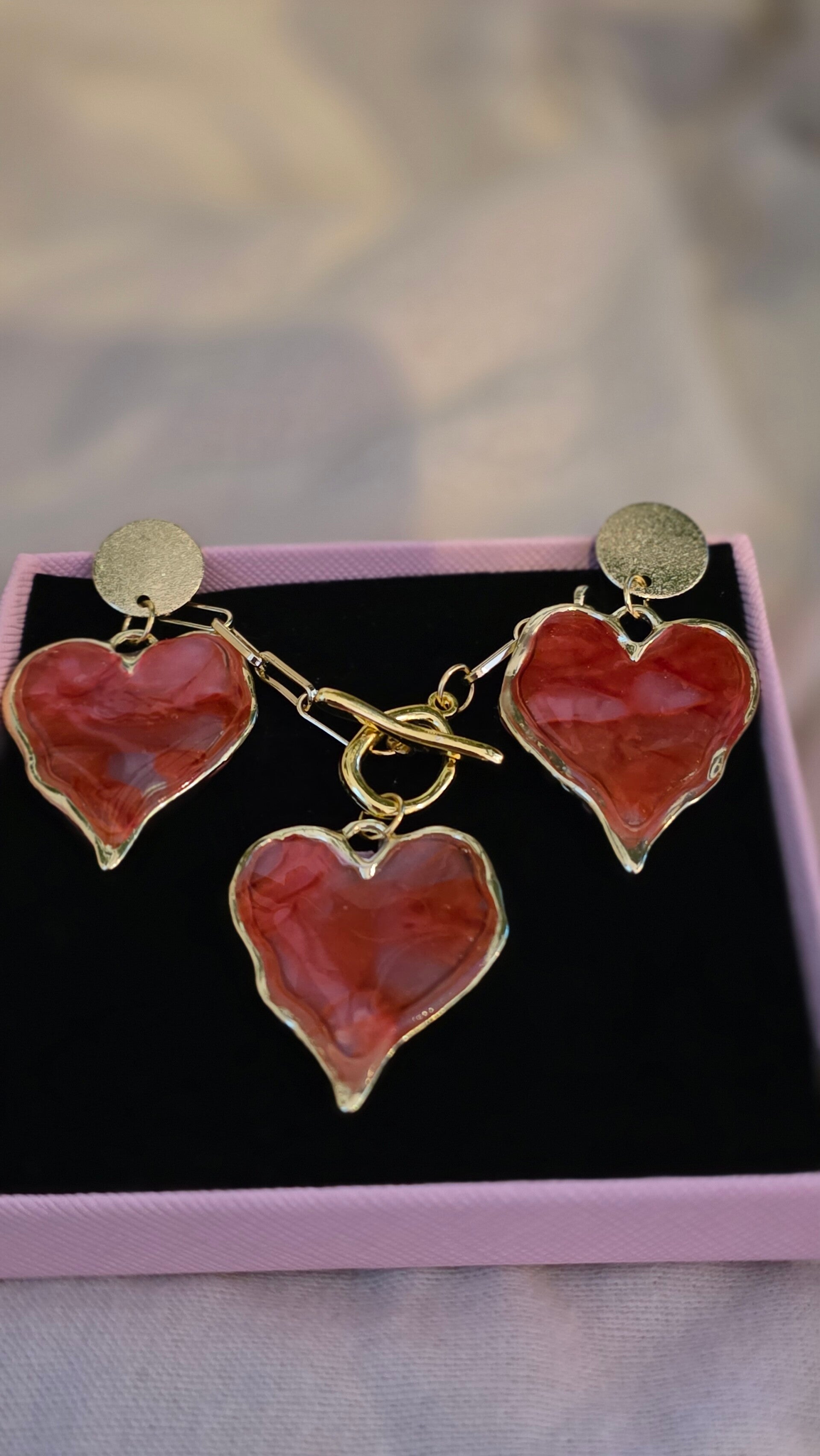Marbled red hearts & Necklace