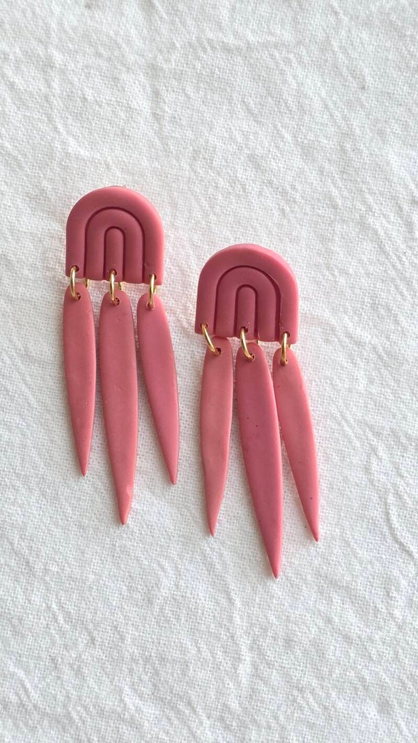 Arch spiked earrings