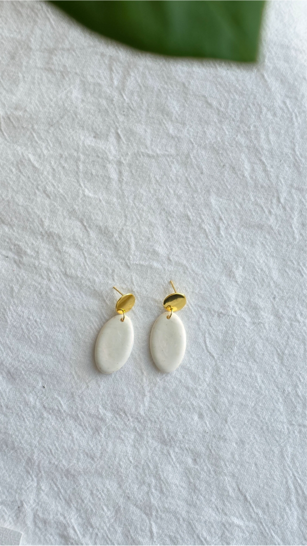 Daze pearl earrings