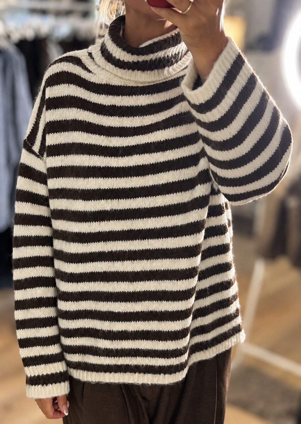 Molly Bracken Streifenpullover mit Rollkragen  Offwhite/Schokobraun