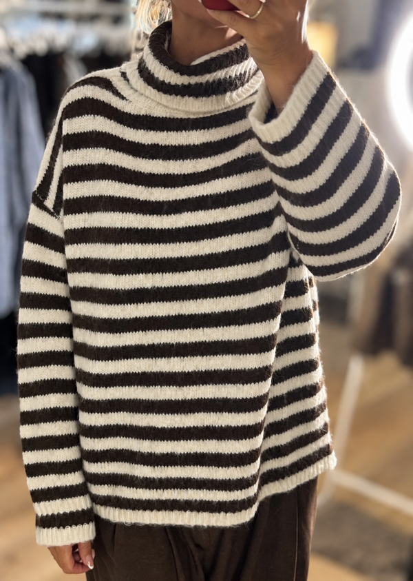 Molly Bracken Streifenpullover mit Rollkragen  Offwhite/Schokobraun