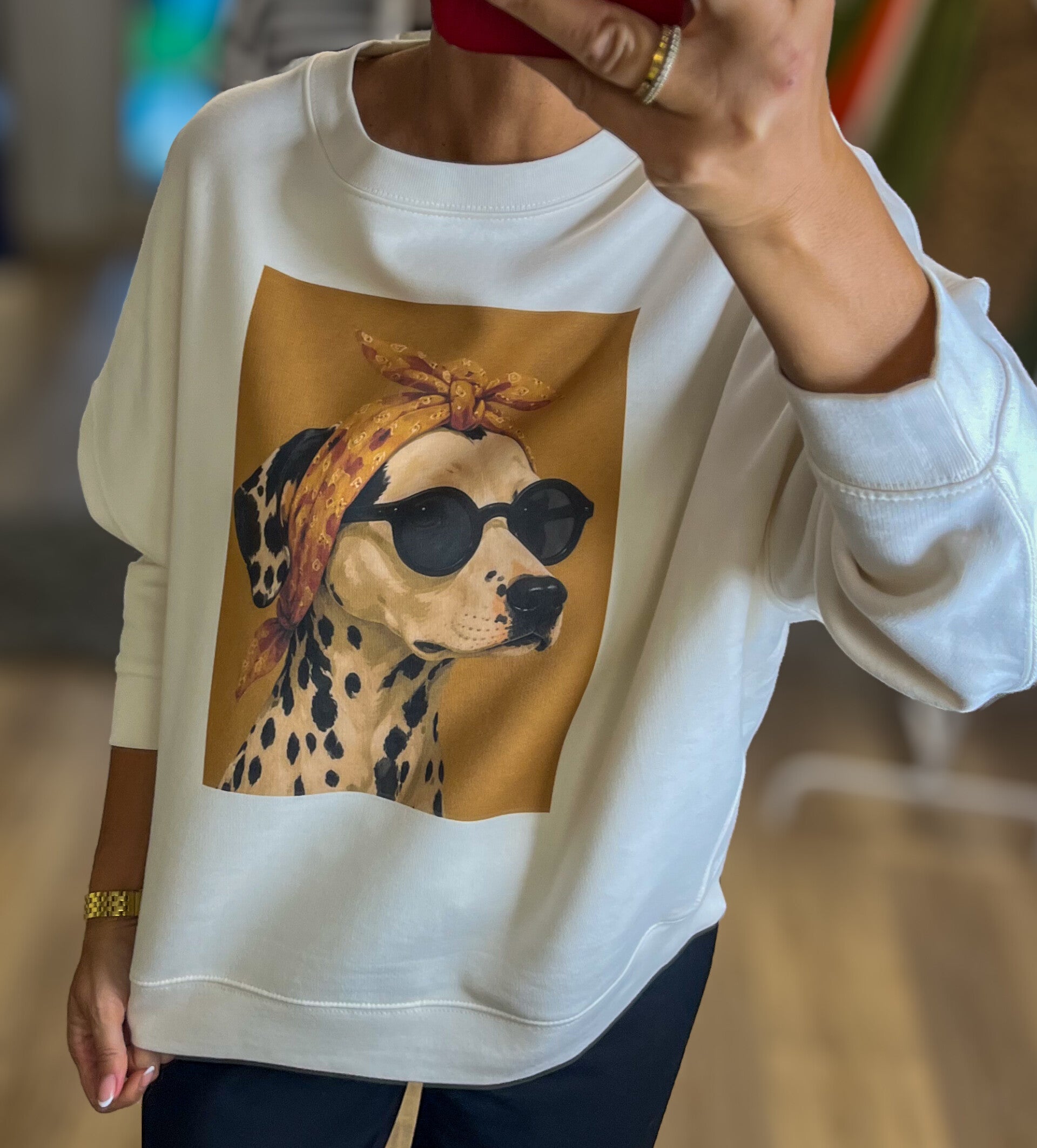 BE FAMOUS Oversize Sweatshirt mit Dalmatiner-Print – Cremeweiß