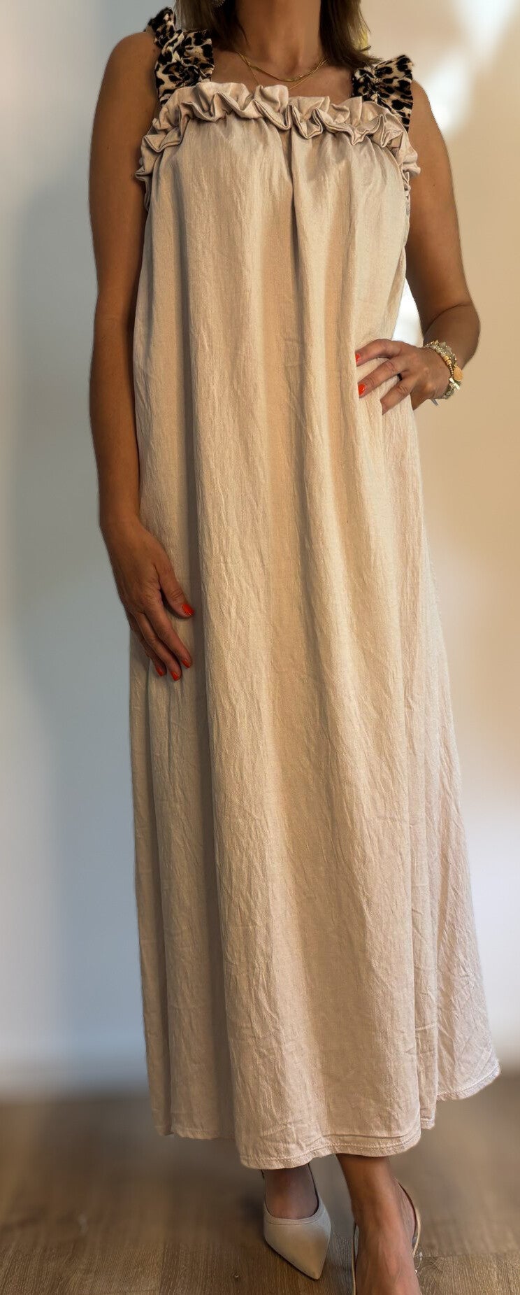 Kleid mit Leoträger beige