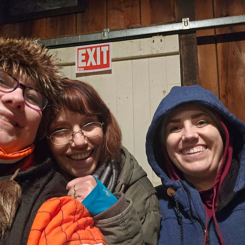 20240330_181307-the-girls-of-si-are-freezing-standard.jpg