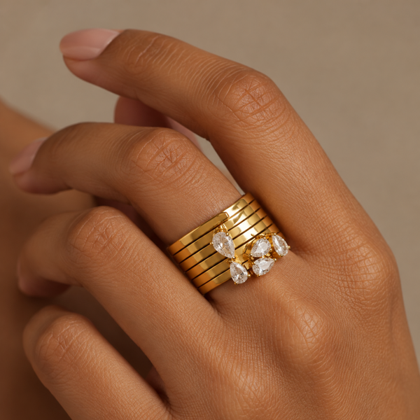 Good ring with rhinestones