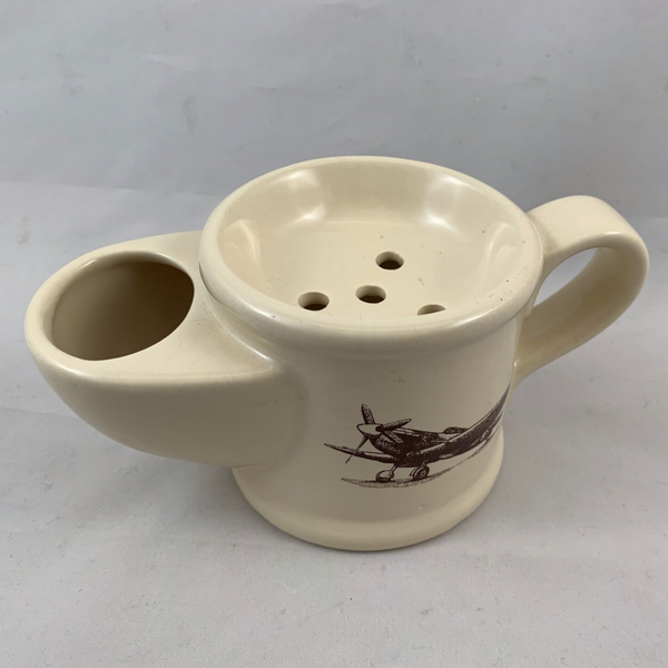 Keramische scheerbeker,  Wade of England met afbeelding Spitfire, jaren '70