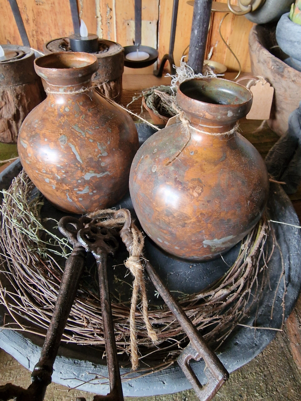 Metalen vaasje roest
