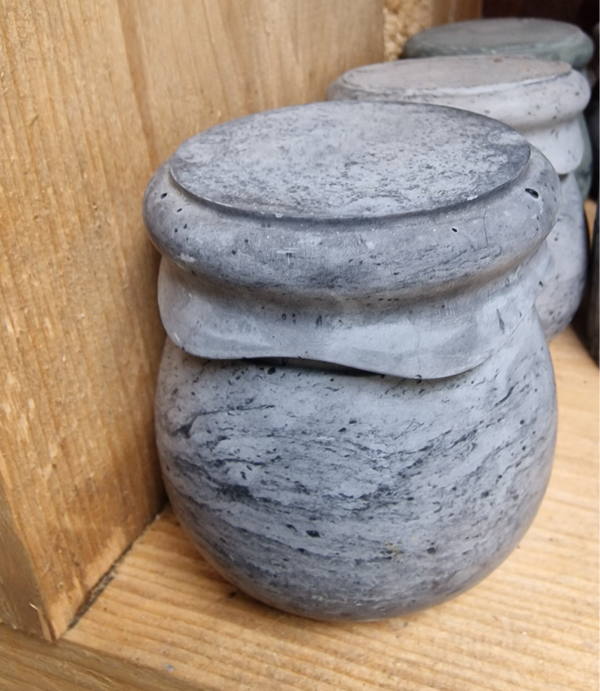 Potje met schroefdeksel